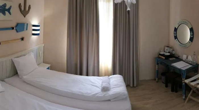 ホテル Mediterraneo *